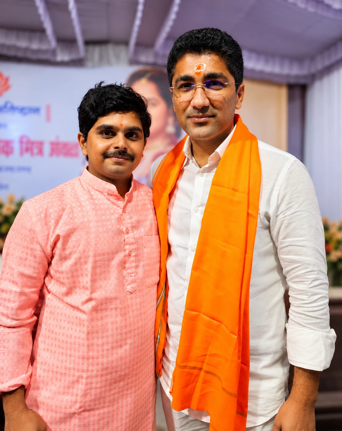 विशेष अतिथींसमवेत गुरुजी — भाग्योदय ज्योतिष, सातारा